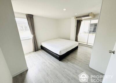 2-BR Condo at Waterford Park Rama 4 near BTS Phra Khanong