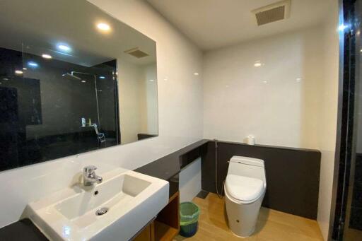 2 bed unit for rent in Nimman area, Muang Chiang Mai