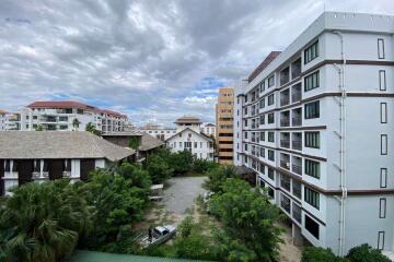 2 bed unit for rent in Nimman area, Muang Chiang Mai