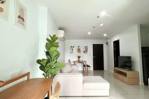 1 bed unit for rent or sale near CMU, Chiang Mai