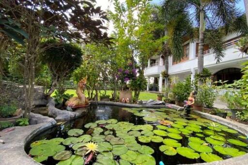 6 bed house for sale in Muang Chiang Mai