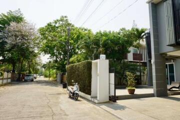 A modern house with pool for rent or sale in San Sai, Chiang Mai