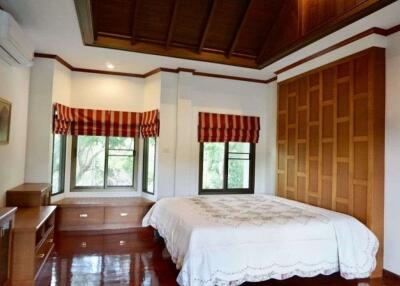 5 Bed house for sale in Muang Chiang Mai