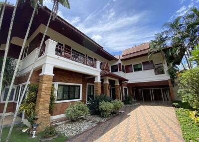 5 Bed house for sale in Muang Chiang Mai