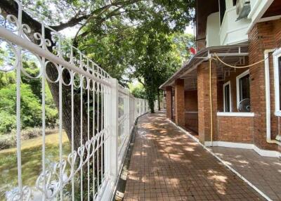 5 Bed house for sale in Muang Chiang Mai