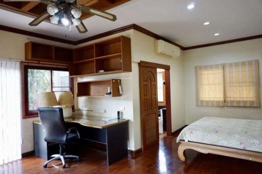 5 Bed house for sale in Muang Chiang Mai