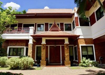 5 Bed house for sale in Muang Chiang Mai