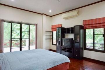 5 Bed house for sale in Muang Chiang Mai