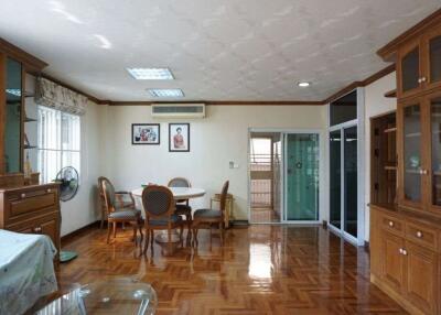 2 houses with 5 bedrooms for sale in Muang Chiang Mai