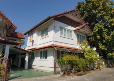 2 houses with 5 bedrooms for sale in Muang Chiang Mai