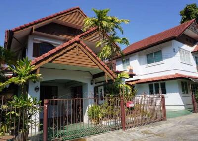 2 houses with 5 bedrooms for sale in Muang Chiang Mai