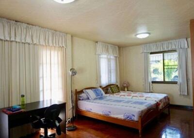 2 houses with 5 bedrooms for sale in Muang Chiang Mai