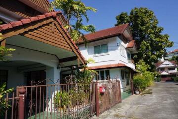 2 houses with 5 bedrooms for sale in Muang Chiang Mai