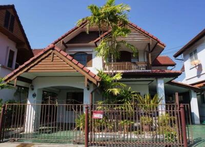 2 houses with 5 bedrooms for sale in Muang Chiang Mai