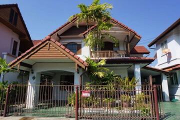 2 houses with 5 bedrooms for sale in Muang Chiang Mai