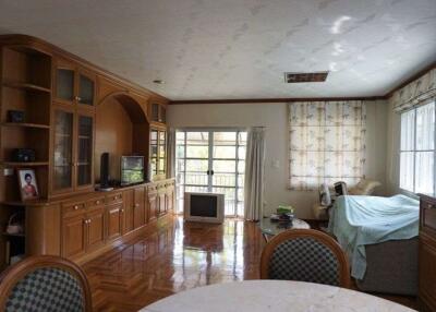 2 houses with 5 bedrooms for sale in Muang Chiang Mai