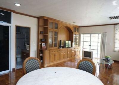 2 houses with 5 bedrooms for sale in Muang Chiang Mai