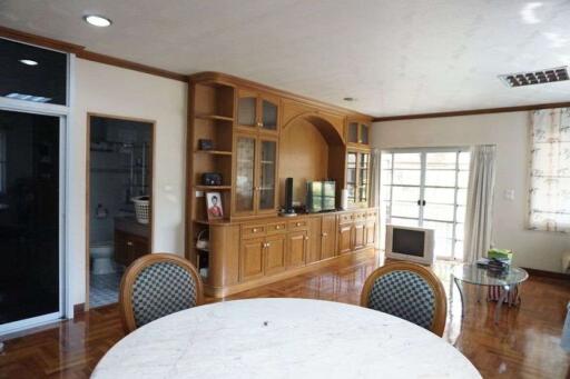 2 houses with 5 bedrooms for sale in Muang Chiang Mai