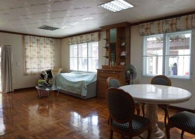 2 houses with 5 bedrooms for sale in Muang Chiang Mai