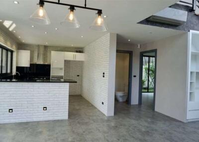 Modern house with a private pool for sale in Hang Dong , Chiang Mai