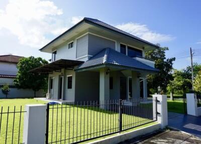 A family house for sale in San Khampeang, Chiang Mai