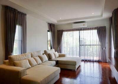 3 bed house for sale at Green Vally Golf Course , Chiang Mai