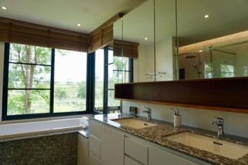 3 bed house for sale at Green Vally Golf Course , Chiang Mai