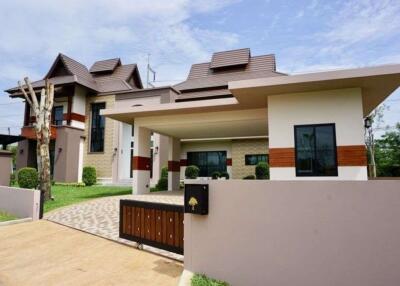 3 bed house for sale at Green Vally Golf Course , Chiang Mai