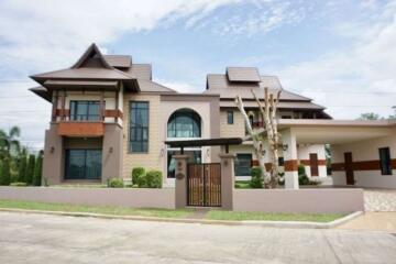 3 bed house for sale at Green Vally Golf Course , Chiang Mai