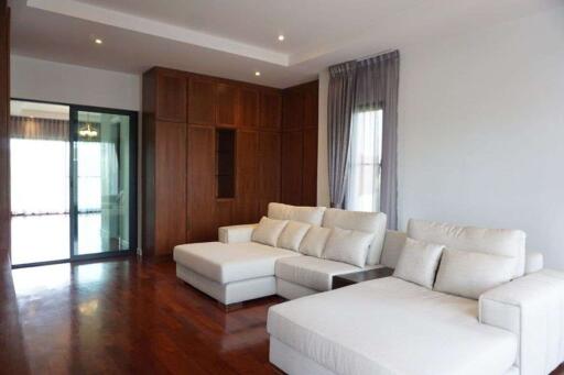 3 bed house for sale at Green Vally Golf Course , Chiang Mai