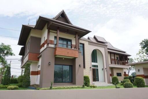 3 bed house for sale at Green Vally Golf Course , Chiang Mai