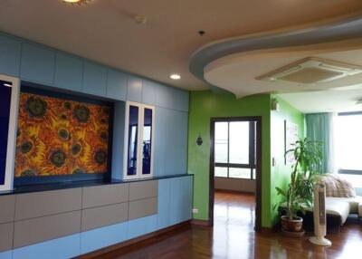 3 bed large unit for sale at the Green Valley Condo in Mae Rim, Chiang Mai