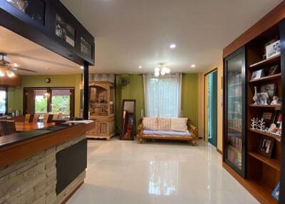 6 bed family home with private pool for sale in Nam Phrae Chiang Mai