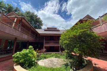 Unique Moutain villa 5 bed for sale in Mae Rim Chiang Mai