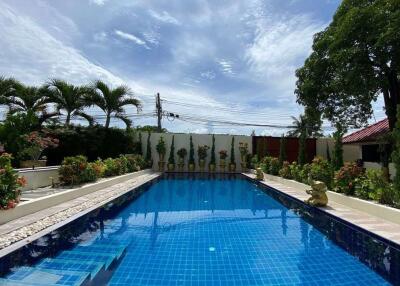 A lovely family home with pool for sale in Sankhampeang, Chiang Mai