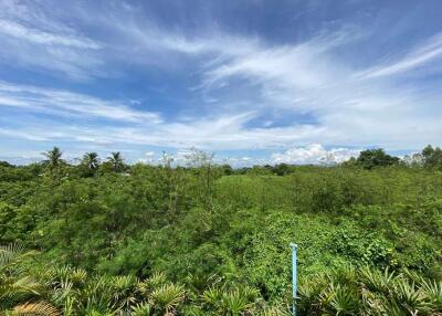 A lovely family home with pool for sale in Sankhampeang, Chiang Mai