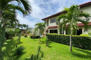 A lovely family home with pool for sale in Sankhampeang, Chiang Mai