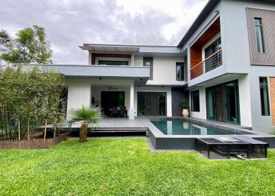 A pool villa with 3 bed for sale in Nam Phrae, Chiang Mai