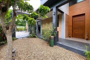 A pool villa with 3 bed for sale in Nam Phrae, Chiang Mai