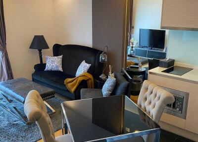 1-BR Condo at Via Botani near BTS Phrom Phong