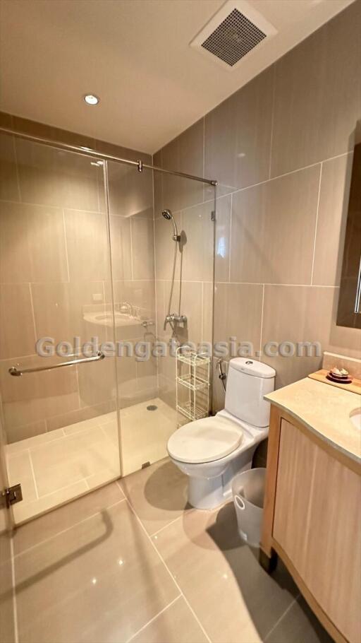 3 Bedrooms condo for rent at The Empire Place Sathorn.