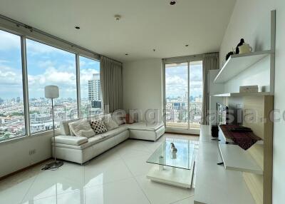 3 Bedrooms condo for rent at The Empire Place Sathorn.