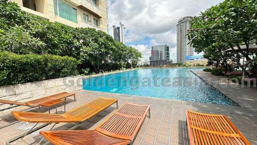 3 Bedrooms condo for rent at The Empire Place Sathorn.