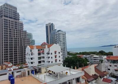 2BEDROOM CONDO PRATAMNUK FOR SALE