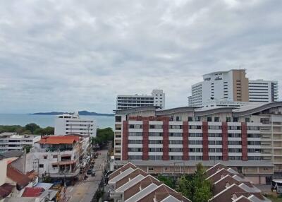 2BEDROOM CONDO PRATAMNUK FOR SALE