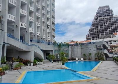 2BEDROOM CONDO PRATAMNUK FOR SALE