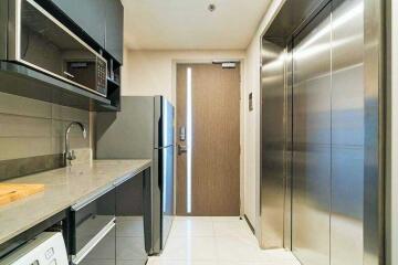 Modern kitchen with elevator access