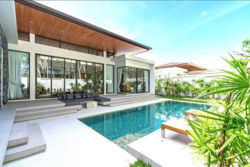 Luxurious pool villa in krabi