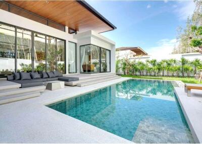 Luxurious pool villa in krabi