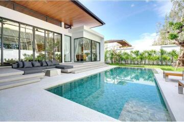 Luxurious pool villa in krabi